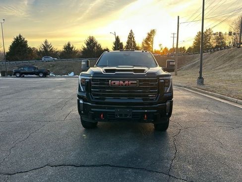 Used 2024 GMC Sierra 2500 AT4 w/ AT4 Premium Plus Package image 2
