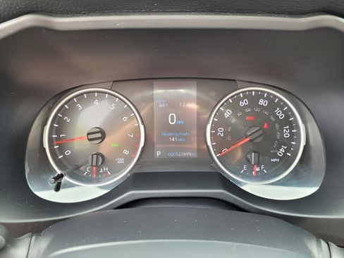 Used 2021 Toyota RAV4 LE image 27