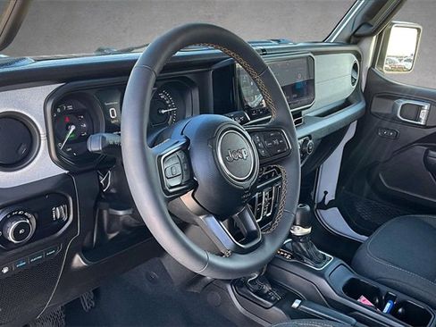 Used 2024 Jeep Wrangler Unlimited w/ Convenience Group image 12