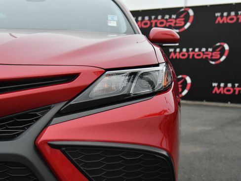 Used 2023 Toyota Camry SE image 11