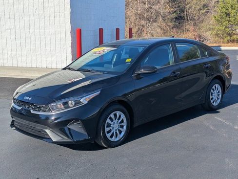 Used 2024 Kia Forte LX image 3