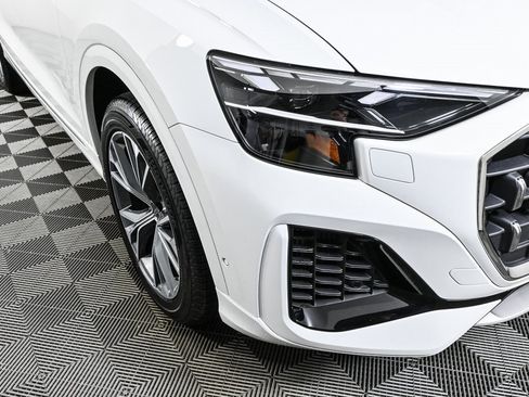 New 2025 Audi Q8 Premium image 30