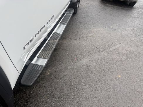 Used 2025 GMC Sierra 2500 Denali w/ Denali Reserve Package image 8