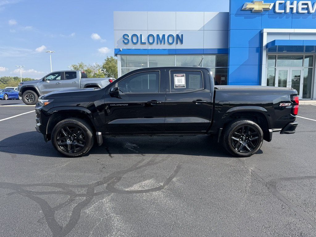 Certified 2024 Chevrolet Colorado Z71 w/ Z71 Convenience Package 2 AWD/4WD image 3