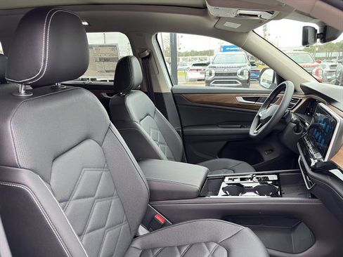 New 2026 Volkswagen Atlas SE FWD image 9