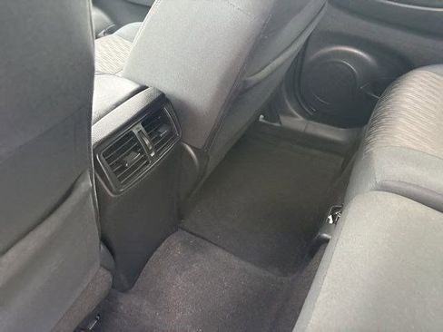 Used 2018 Nissan Rogue SV w/ Premium Package image 31