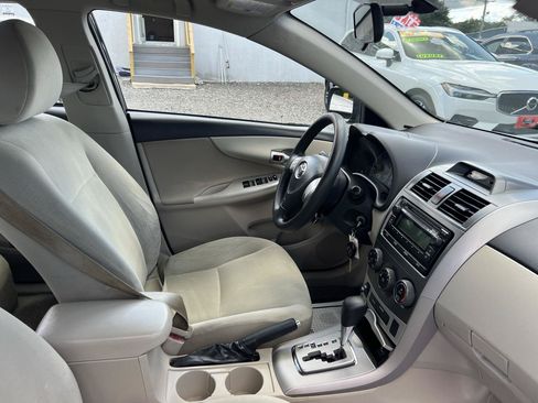 Used 2012 Toyota Corolla LE FWD image 27