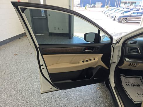 Used 2018 Subaru Outback 2.5i Limited image 22