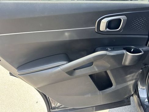 Used 2024 Kia Sorento S FWD image 22