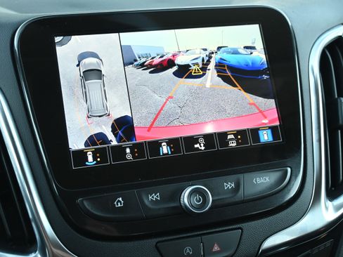 Used 2024 Chevrolet Equinox Premier FWD image 26