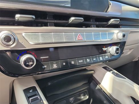 Used 2025 Kia Telluride S image 29