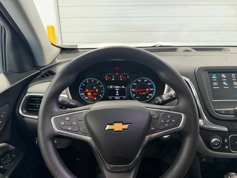 Used 2018 Chevrolet Equinox LT FWD image 14