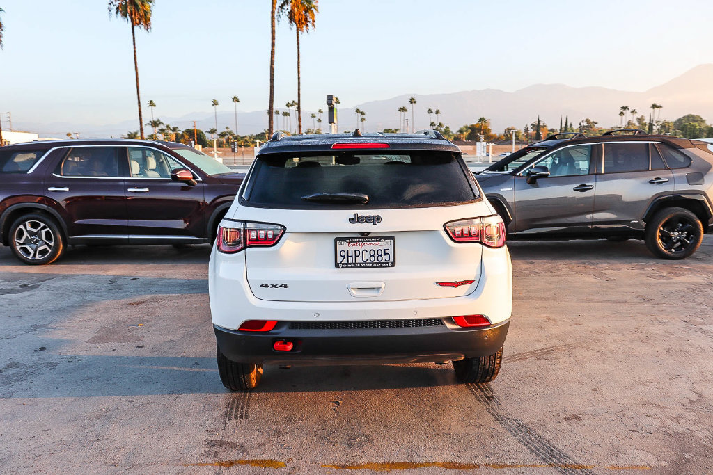 Used 2023 Jeep Compass Trailhawk AWD/4WD image 8