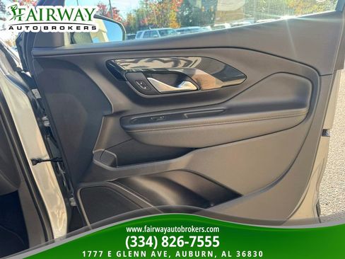 Used 2023 GMC Terrain AT4 image 28