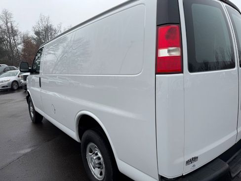 Used 2016 Chevrolet Express 2500 image 10