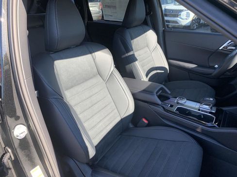 New 2025 Mitsubishi Outlander SE image 23