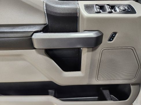 Used 2018 Ford F150 XLT image 41