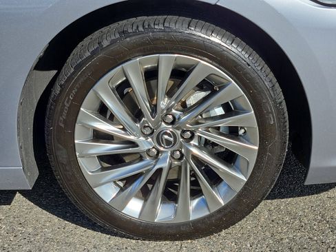 Certified 2023 Lexus ES 300h w/ Luxury Package image 9