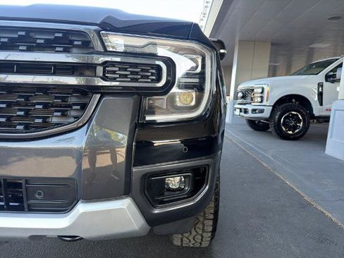 Certified 2025 Ford Ranger Lariat w/ FX4 Off-Road Package AWD/4WD image 4