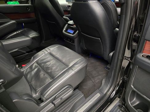 Used 2023 Lincoln Navigator L Reserve AWD/4WD image 37