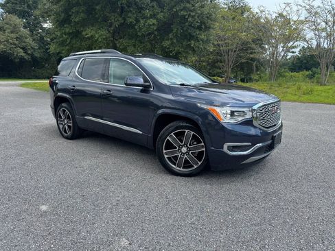 Used 2018 GMC Acadia Denali w/ Technology Package AWD/4WD image 8