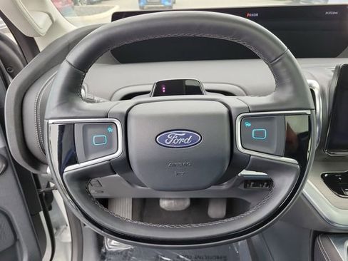 Used 2025 Ford Expedition Max Platinum image 22