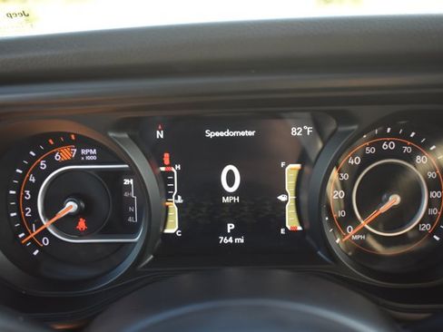 Used 2025 Jeep Wrangler Unlimited Sport AWD/4WD image 22
