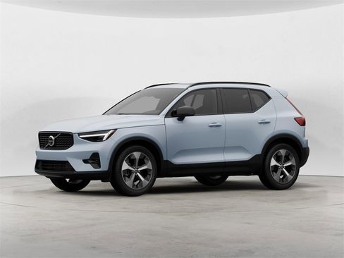 New 2026 Volvo XC40 B5 Plus w/ Protection Package Premier image 6