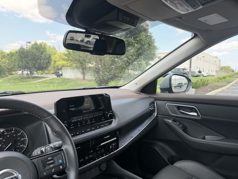 Used 2021 Nissan Rogue SL w/ Premium Package AWD/4WD image 22