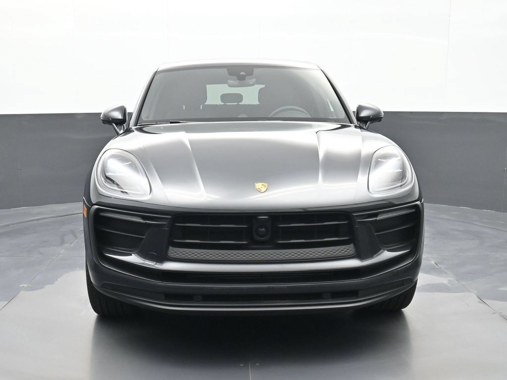 Certified 2025 Porsche Macan AWD/4WD image 25
