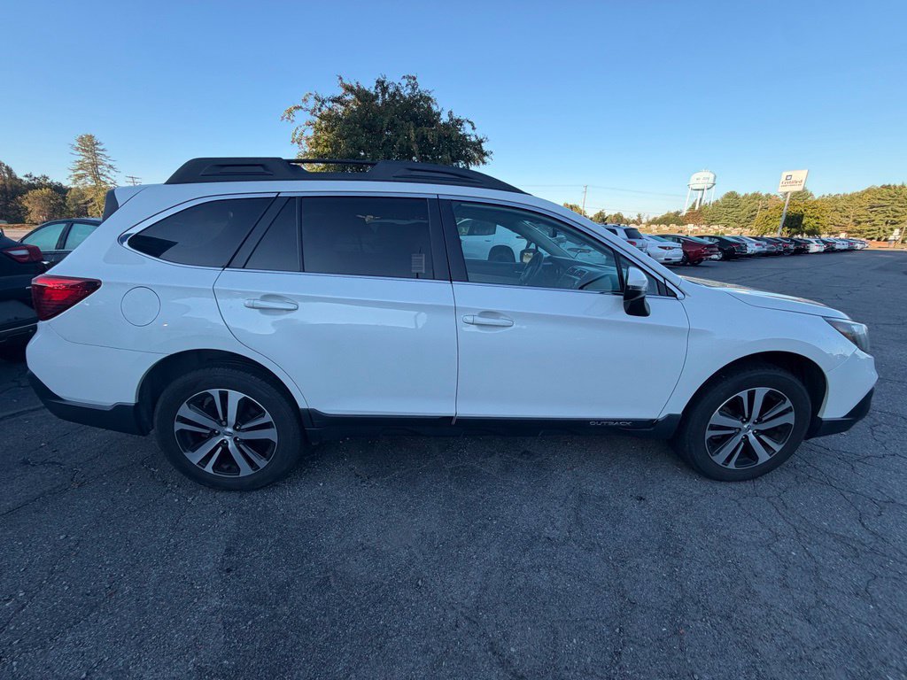 Used 2019 Subaru Outback 2.5i Limited AWD/4WD image 8