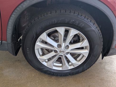 Used 2016 Nissan Rogue SV AWD/4WD image 26