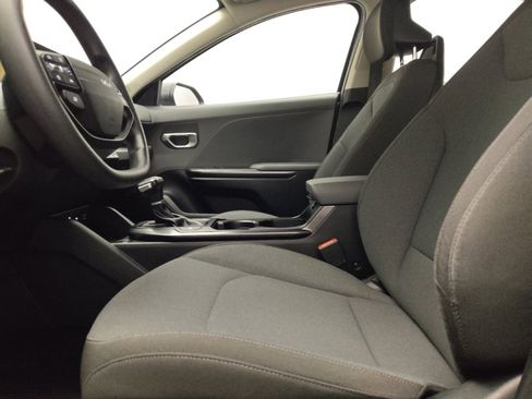 Used 2025 Kia K4 LXS image 17