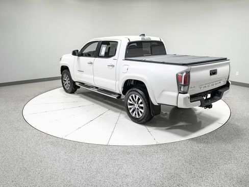 Used 2020 Toyota Tacoma Limited AWD/4WD image 38