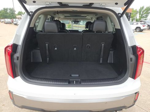 Used 2025 Kia Telluride S FWD image 25