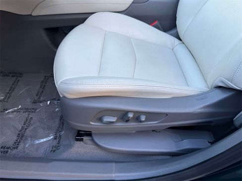 Used 2024 Cadillac XT6 Premium Luxury w/ Technology Package image 3