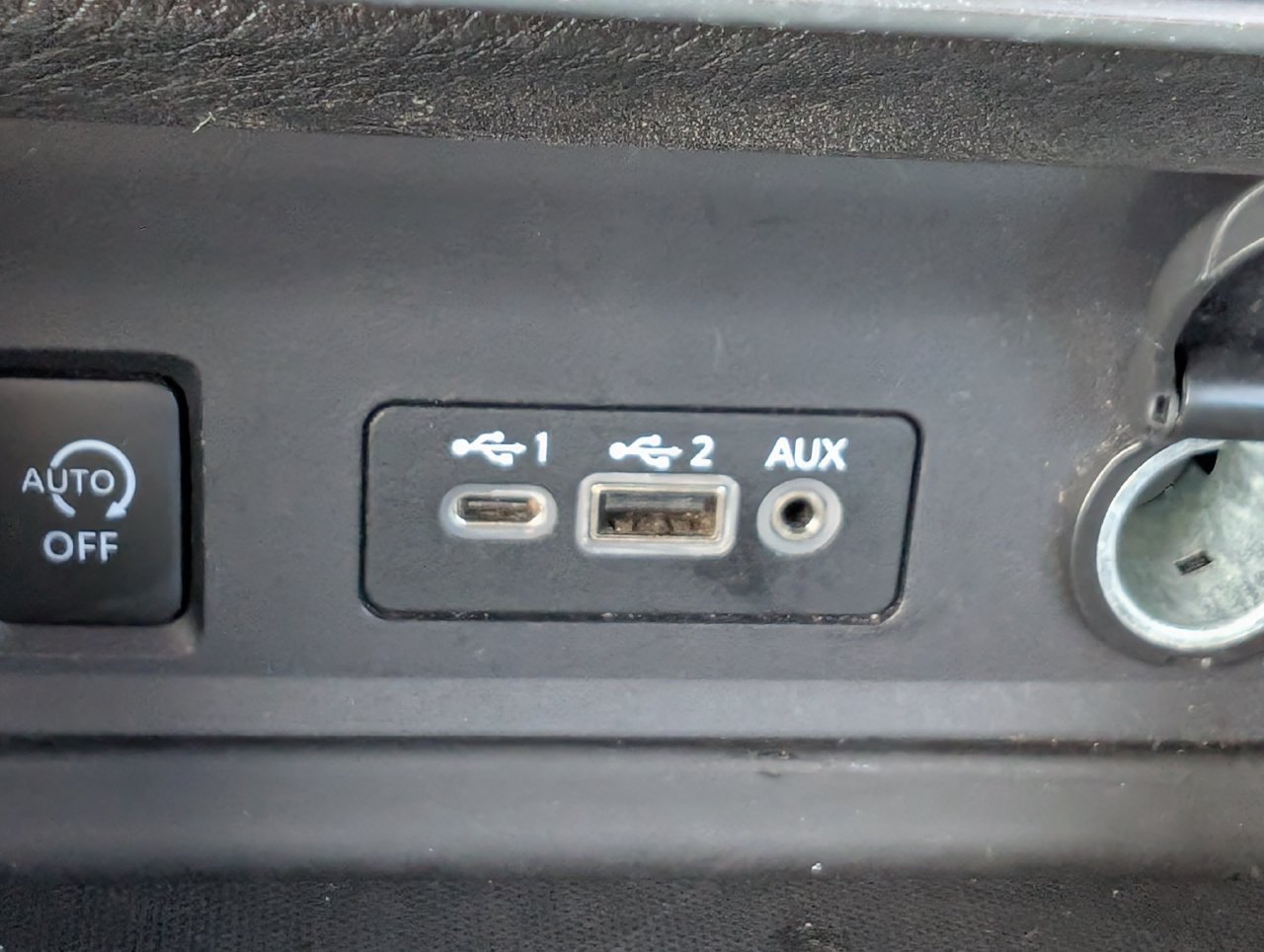 Used 2024 Nissan Sentra SV FWD image 18