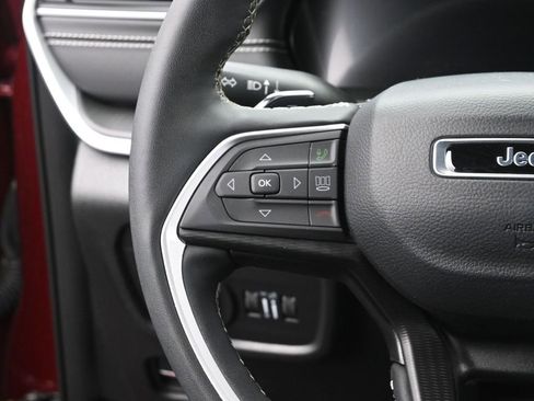 Used 2024 Jeep Grand Cherokee L Laredo image 32