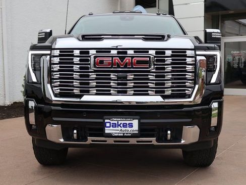Certified 2025 GMC Sierra 3500 Denali w/ Denali Reserve Package AWD/4WD image 3