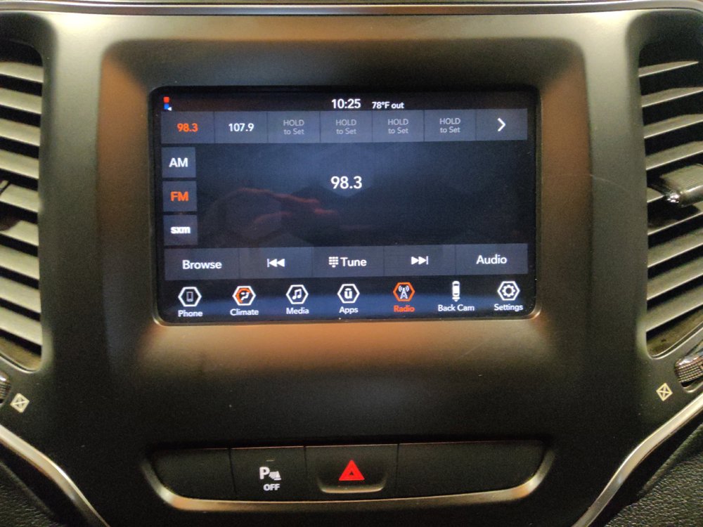 Used 2020 Jeep Cherokee Latitude Plus FWD image 25