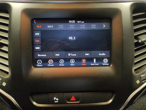Used 2020 Jeep Cherokee Latitude Plus FWD image 25