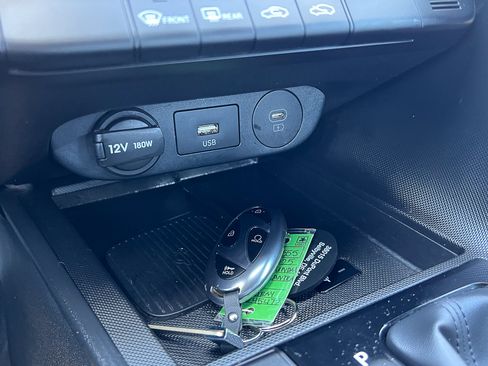 Used 2025 Hyundai Elantra Sport FWD image 18