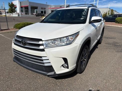 Certified 2018 Toyota Highlander XLE w/ Carpet Mat Package (TMS) AWD/4WD image 1