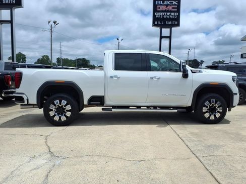 Used 2024 GMC Sierra 2500 Denali w/ Denali Reserve Package AWD/4WD image 8