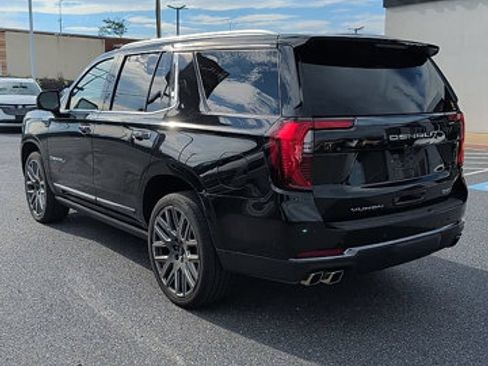 Used 2025 GMC Yukon Denali Ultimate AWD/4WD image 7