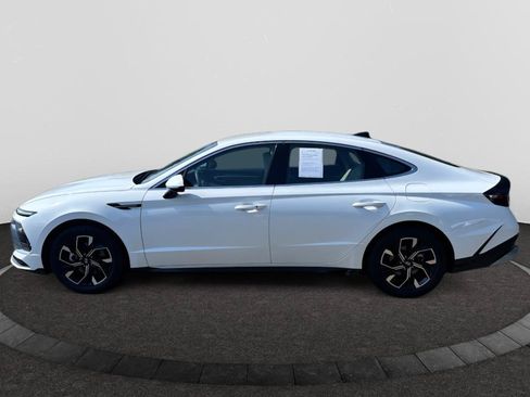 Used 2025 Hyundai Sonata SEL FWD image 2