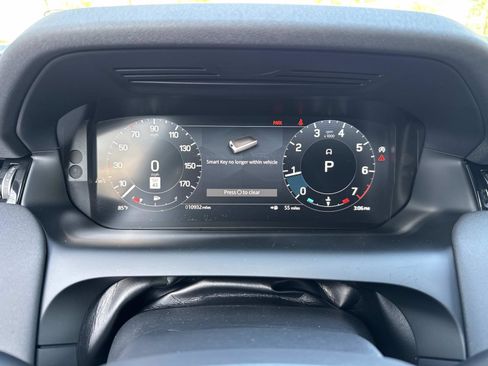 Certified 2025 Land Rover Discovery Sport S image 31