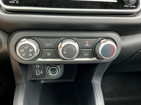 New 2025 Nissan Kicks Play S image 20