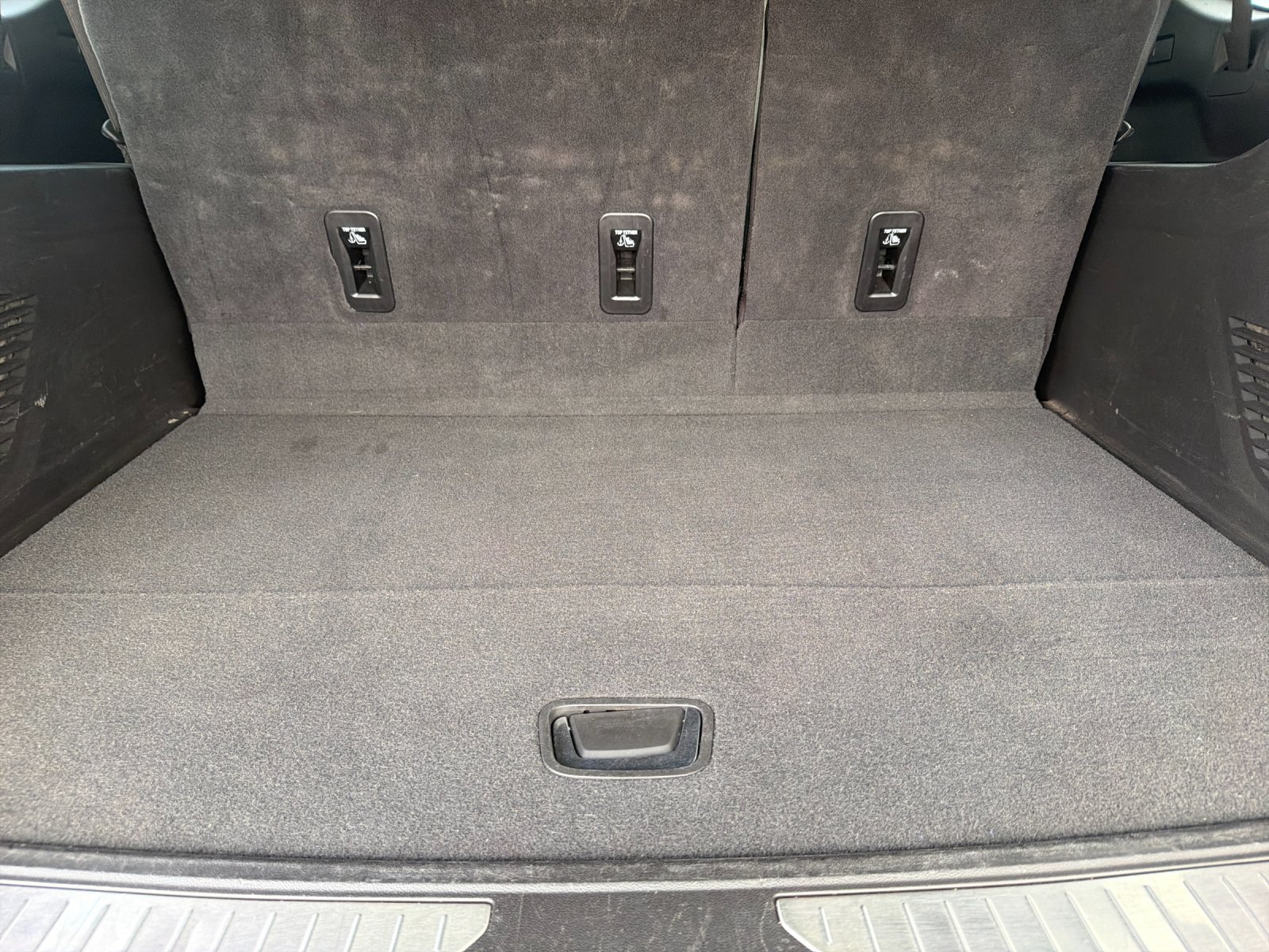 Used 2025 GMC Yukon XL Denali AWD/4WD image 16