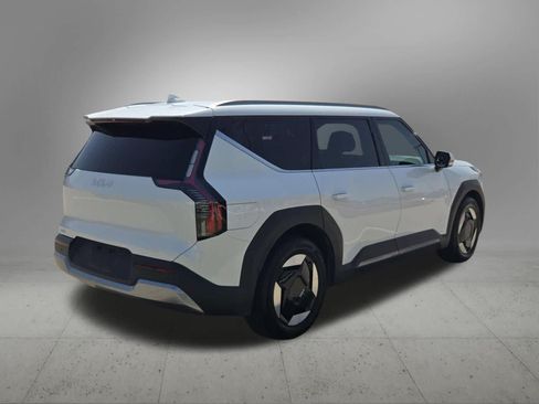 Certified 2024 Kia EV9 Wind AWD/4WD image 6